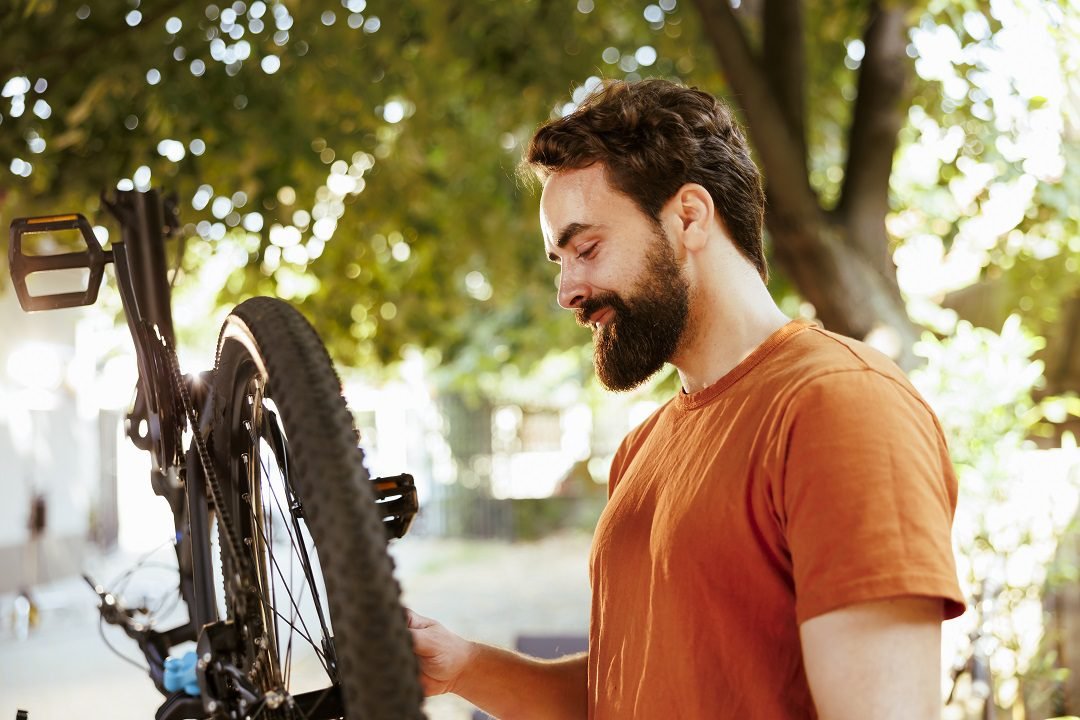 ciclistas averías bicicleta accidentado pinchazo neumáticos