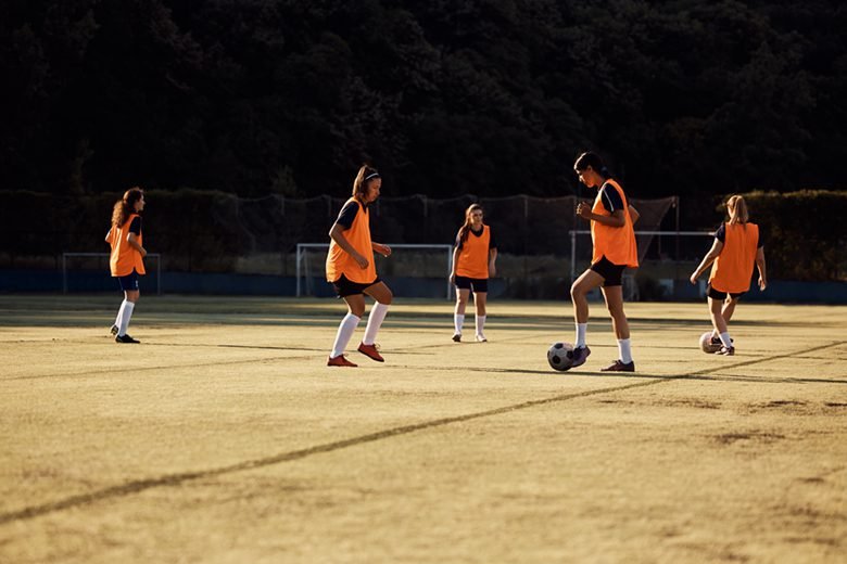 características del fútbol femenino