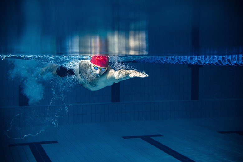 ¿Por qué la natación es el deporte más completo?