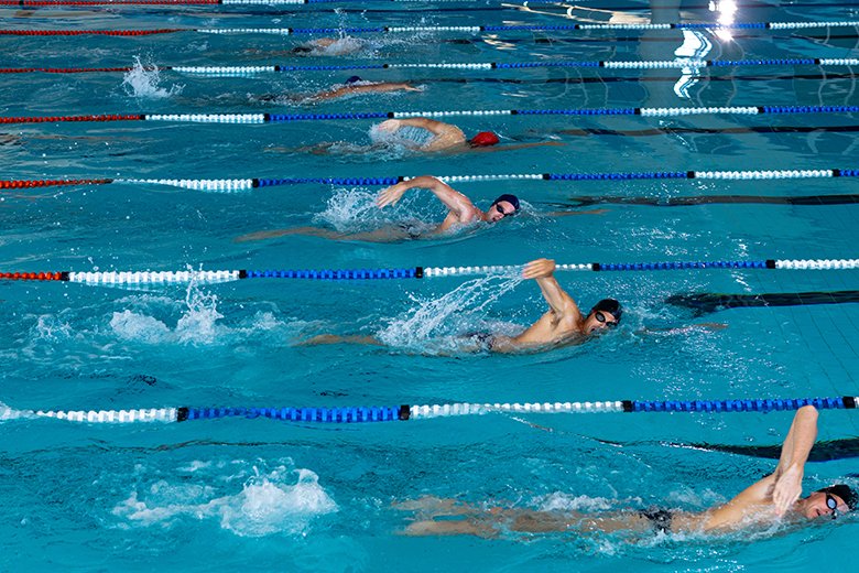 ¿Por qué la natación es el deporte más completo?