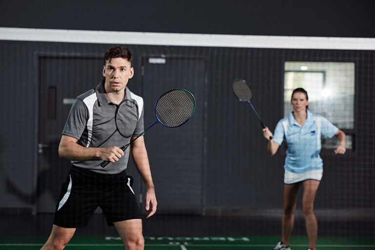 Badminton como se juega: Reglas, técnicas y equipamiento | Run On World