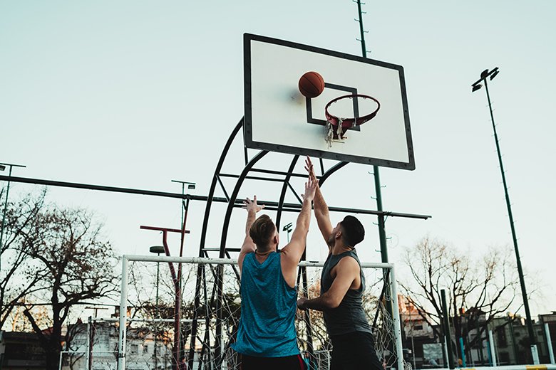 en baloncesto cuál es la función del base